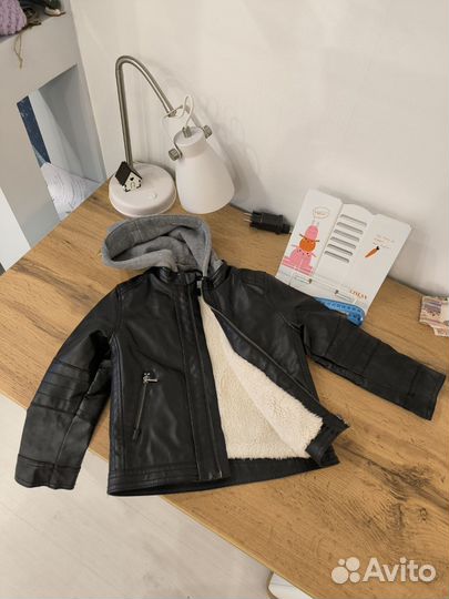 Куртка H&M осенняя на мальчика р. 110 с капюшоном