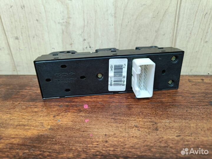 Блок управления стеклоподъемниками Hyiunda Elantra