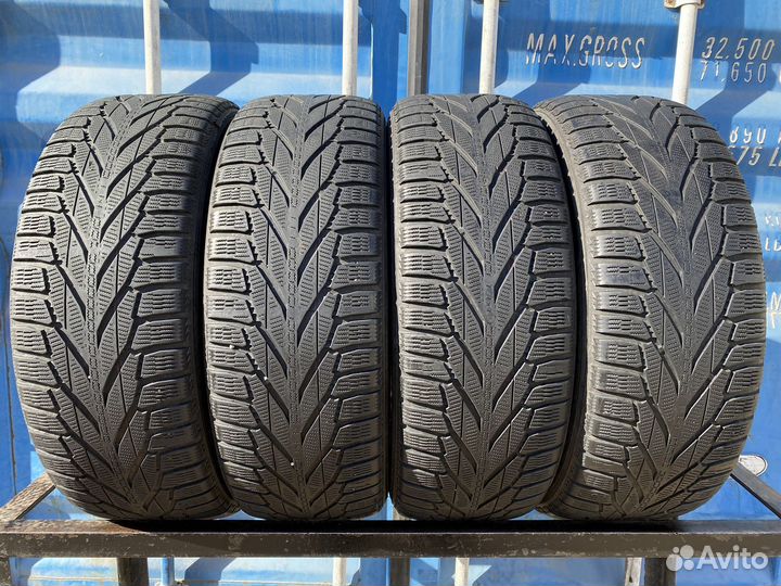 Nokian Tyres Hakkapeliitta R2 SUV 235/60 R18