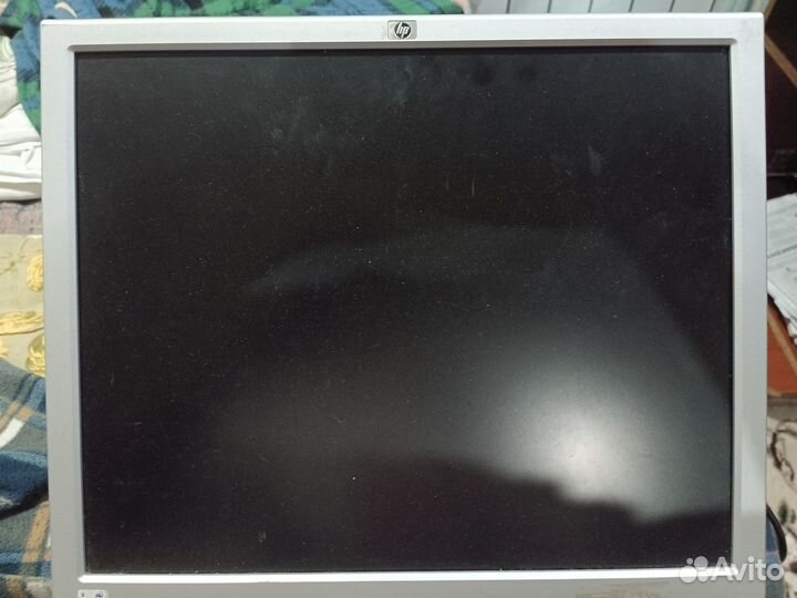 Монитор HP 1740