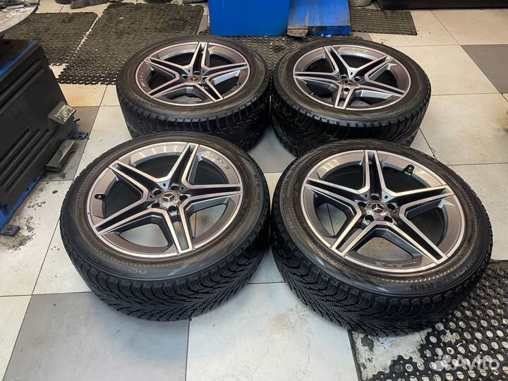 Оригинал Mercedes GLS V167 Nokian 275/45 R21 разно