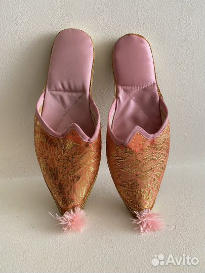 Халат Япония наволочки Индия, галабея тапки Турция