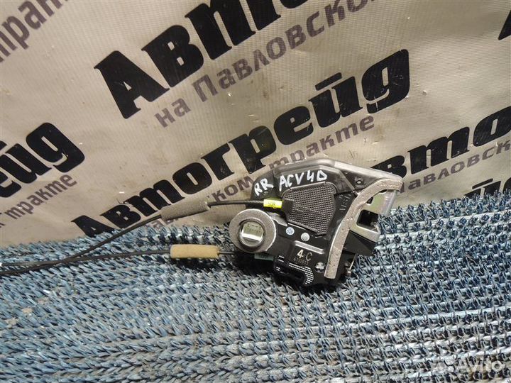 Замок двери задний правый Toyota Camry ACV40 2AZ