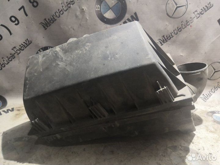 Корпус воздушного фильтра Mercedes-Benz E-Class