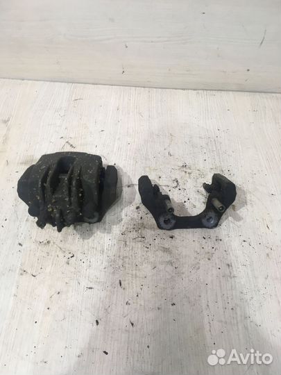 Суппорт тормозной задний левый BMW 5 Е60