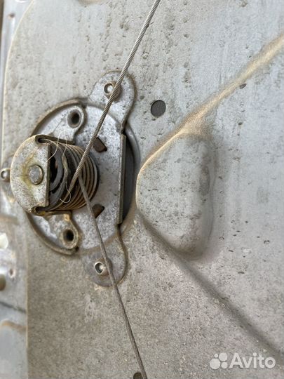 Задний механический стеклоподьемник Skoda Fabia