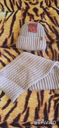 Комплект шапка и шарф