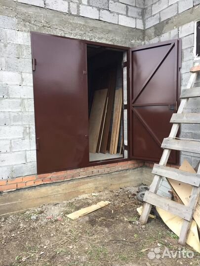 Дверь стальная в техпомещение