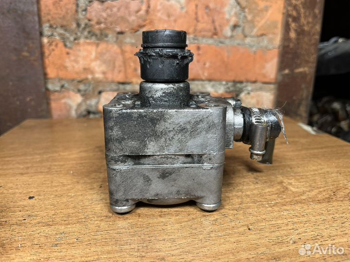 Насос гидроусилителя Volvo S60/S80/XC70/XC90