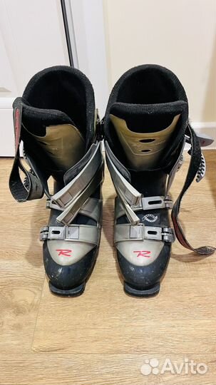 Горные лыжи и ботинки atomic