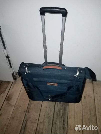Сумка дорожная на колесах с выдвижной ручкой