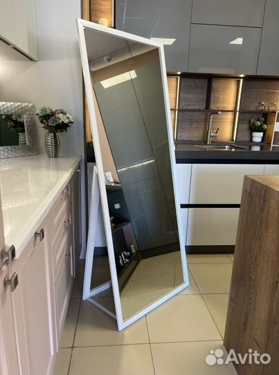 Зеркало напольное на подставке