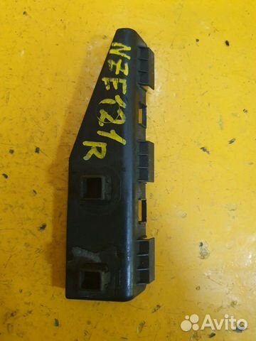 Кронштейн крепления заднего бампера правый NZE121