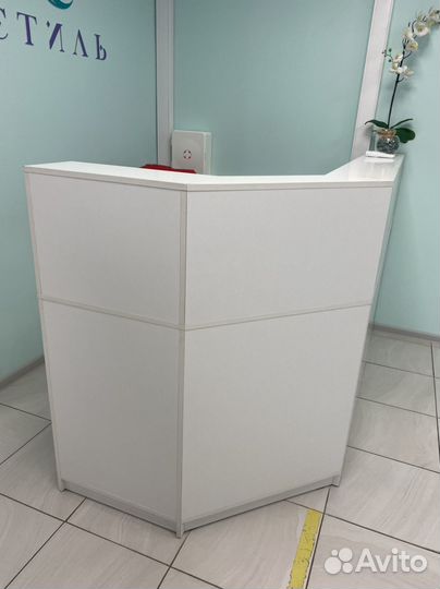 Продам стойку (ресепшн) в отличном состоянии