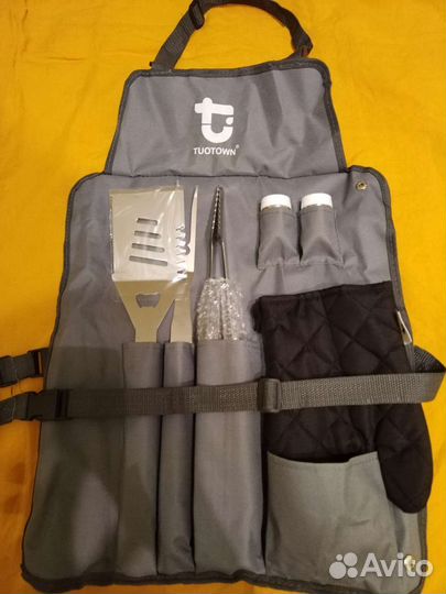 Набор для гриля и барбекю. Фартук с инструментами