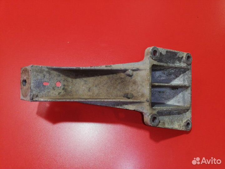 Кронштейн опоры двигателя левый Bmw 5-Series E39