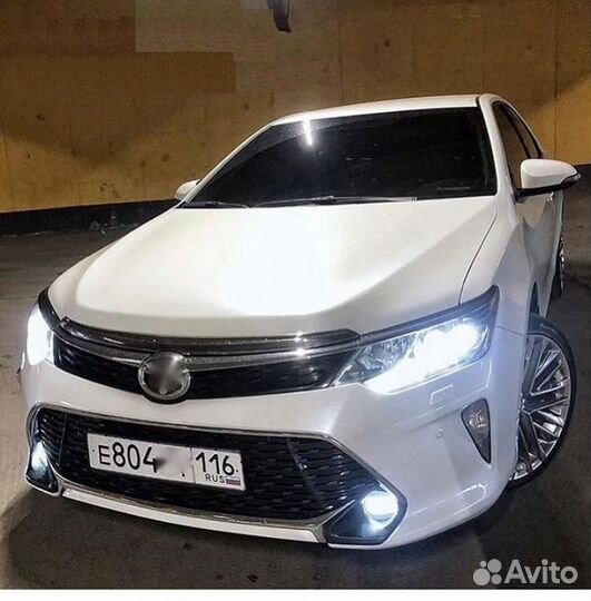 Camry 55 Решетка Exclusive рестайлинг O2QE6