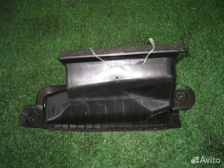 Воздухозаборник Toyota Auris E18 2015