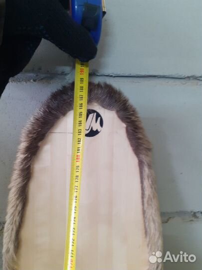 Лыжи подбиты камусом