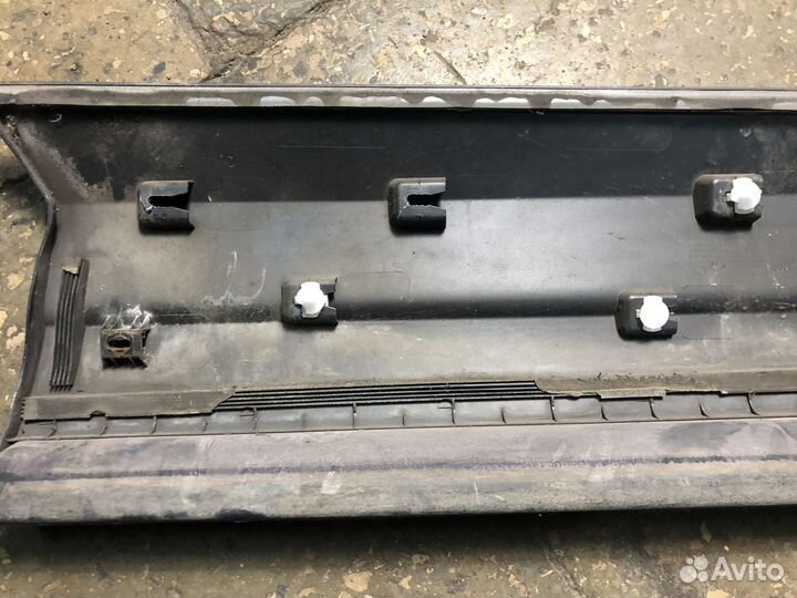 Накладка двери передней левой Volkswagen Tiguan 1