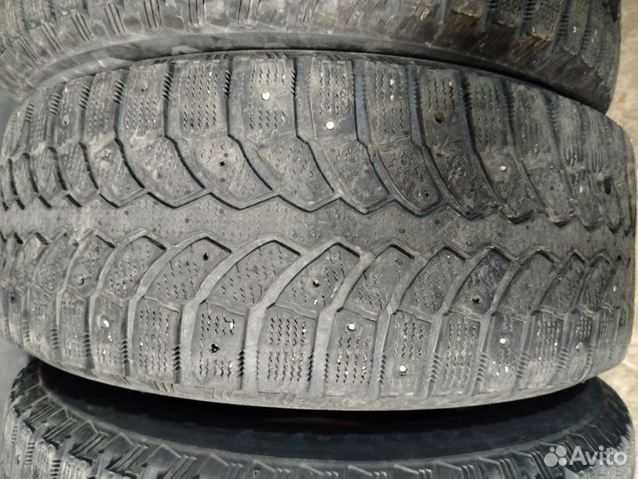 Bridgestone Blizzak Spike-01 225/60 R17