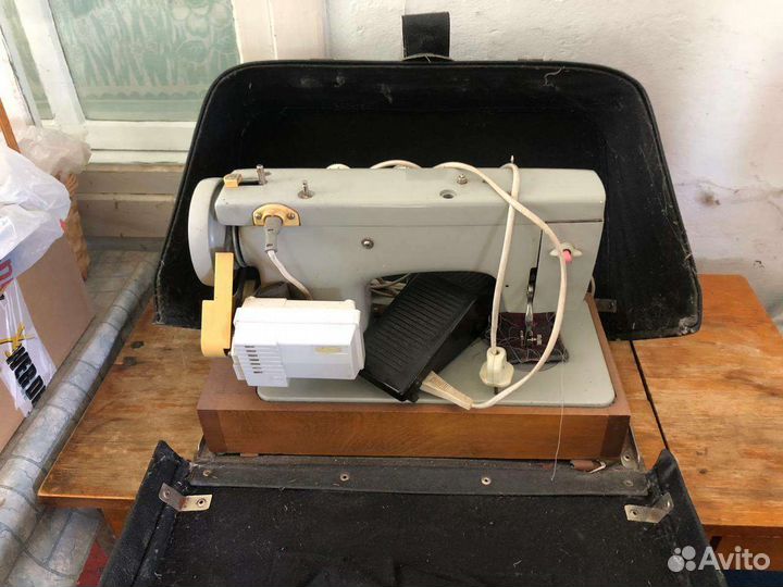 Швейная машина Подольск 142 с электроприводом