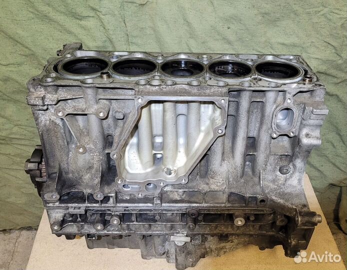 Блок цилиндров volvo D5244T10 XC60 XC70 XC90