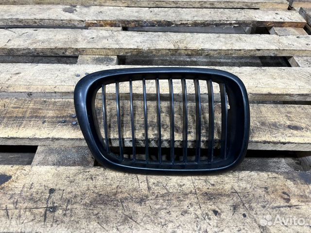 Решетка радиатора правая Bmw 1 E87 N46B20 2004