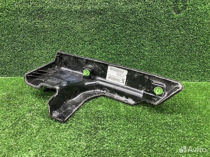 Обшивка багажника левая BMW X7 G07