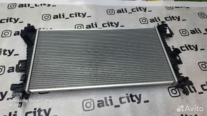 Радиатор охлаждения форд 3 Luzar