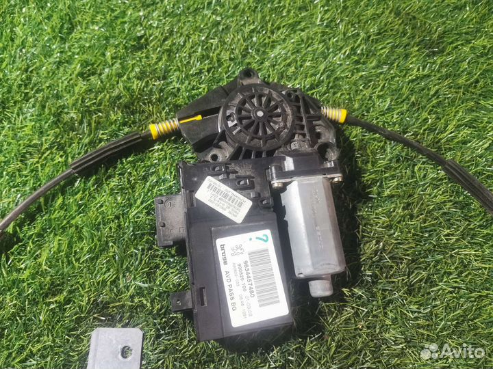 Стеклоподъемник Peugeot 307 1.4 KFW 2003 г