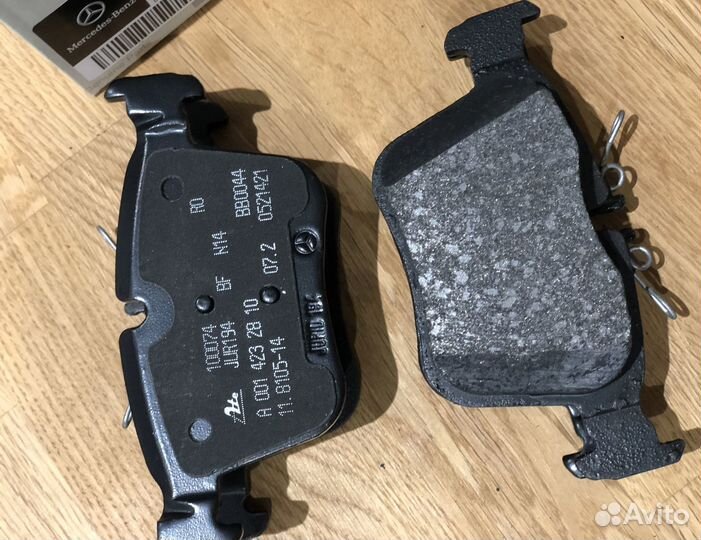 Тормозные колодки Mercedes задние W205 W253