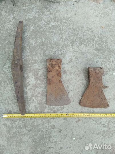 Кирка старинная кованая