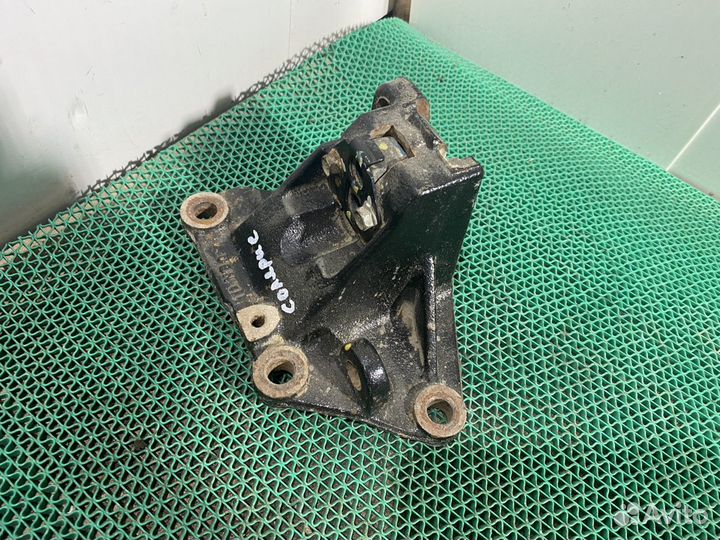 Кронштеин опоры кпп Hyundai Solaris 1.6 АКПП