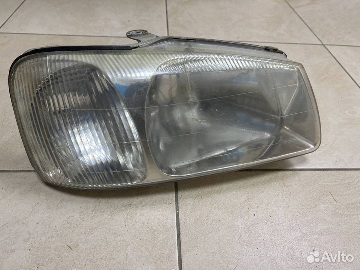 Передняя фара Hyundai Accent