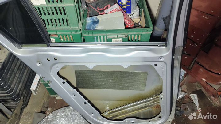 Дверь задняя левая volkswagen passat b6