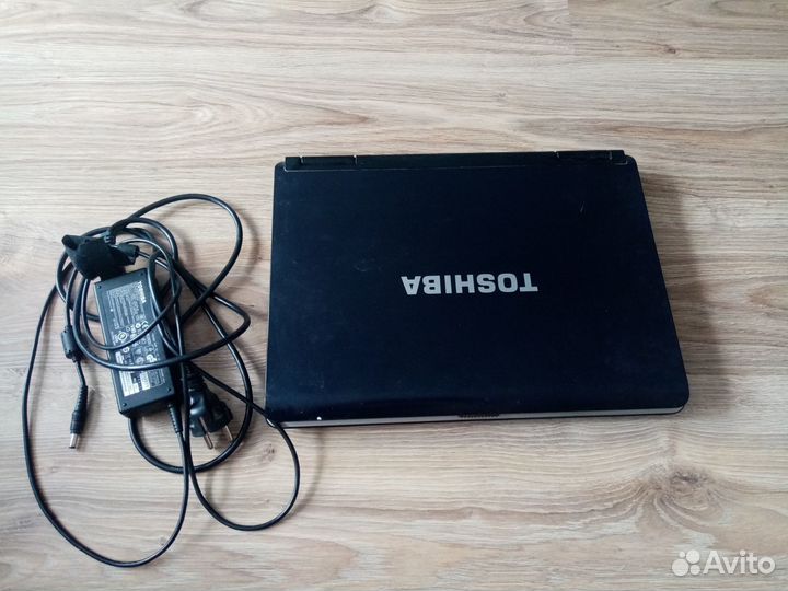 Нерабочий ноут на запчасти