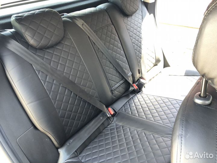 Авточехлы из экокожи в ромб на Renault Arkana