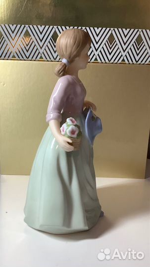 Статуэтки Девушки Дамы Regal, Coalport Англия