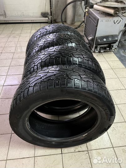 Pirelli Ice Zero 215/55 R17