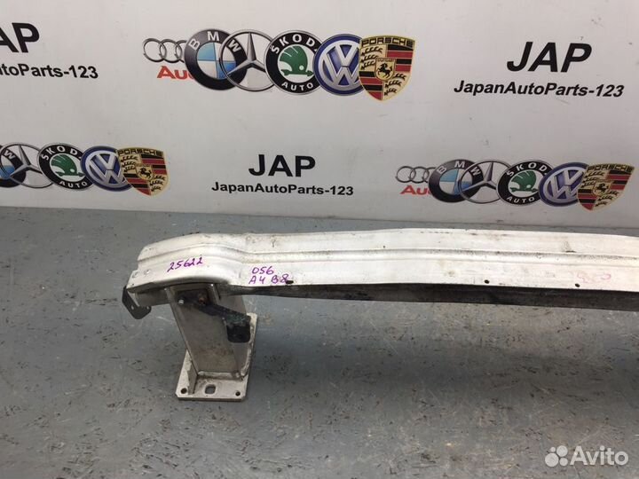 Усилитель переднего бампера Audi A4/RS4/S4