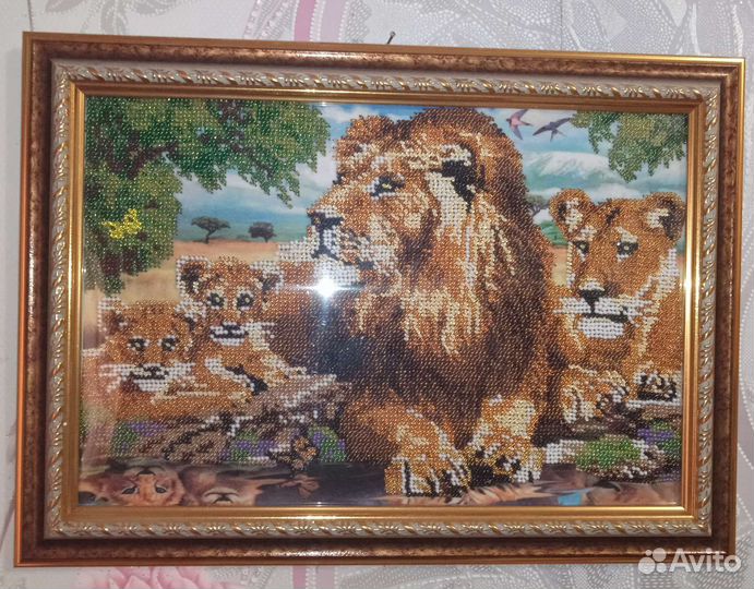 Картина маслом на холсте и красками,ещë из бисера