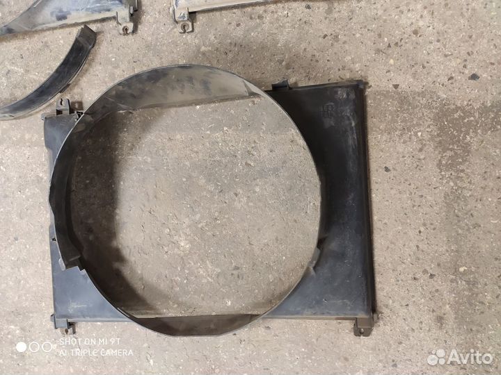 Диффузор радиатора Мицубиси Паджеро Спорт 1