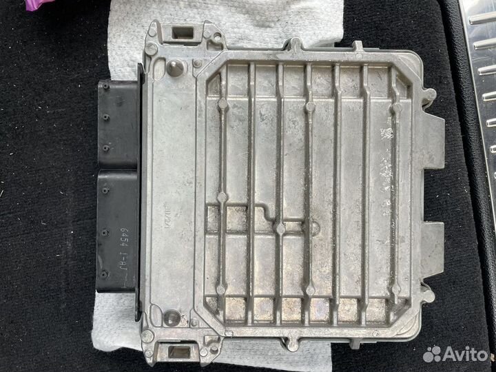 Блок управления двигателем mercedes А2749000800