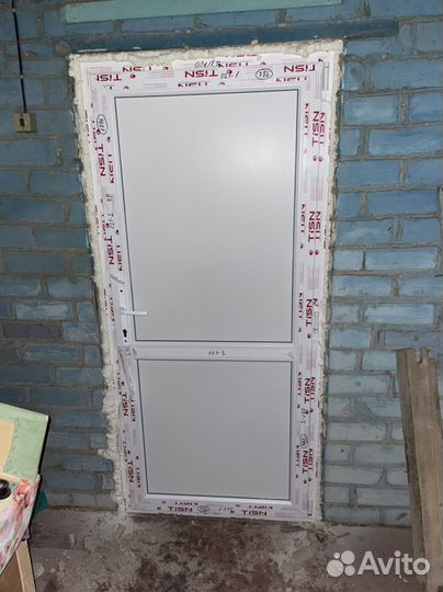 Пластиковые двери