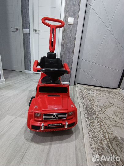 Машинка Каталка толокар с ручкой Mercedes Benz AMG