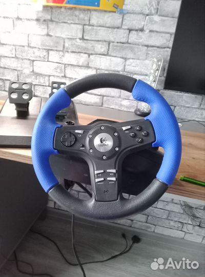 Игровой руль logitech