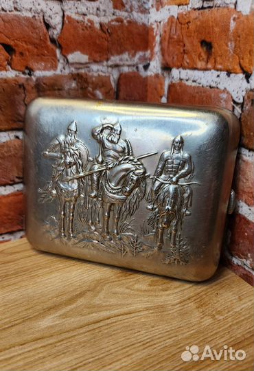 Портсигар СССР. Три богатыря