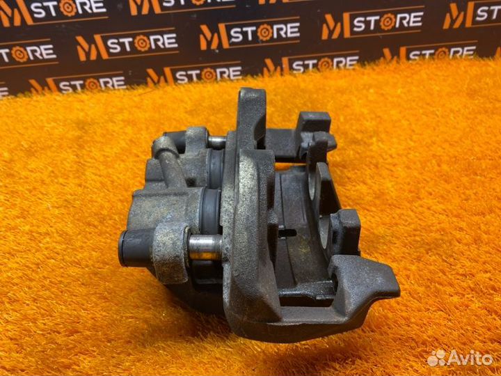 Суппорт передний левый Mercedes-Benz M-Class W164