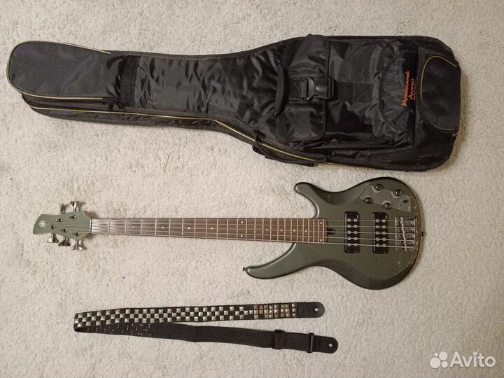 Активная 5ти струнная бас гитара Yamaha trbx305